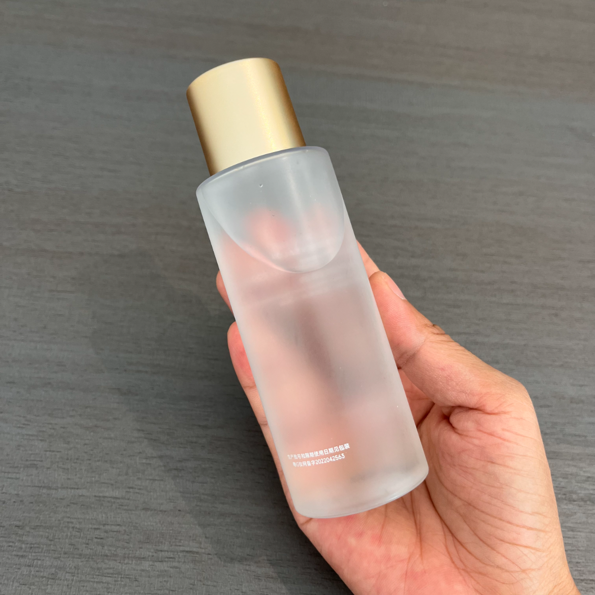 100ml 120ml 150ml cylindir round clear matte frosted skincare packaging luxury cosmetic pet toner bottle with gold screw cap 100ml 120ml 150ml cylindir round clear matte frosted skincare packaging luxury cosmetic pet toner bottle with gold screw cap